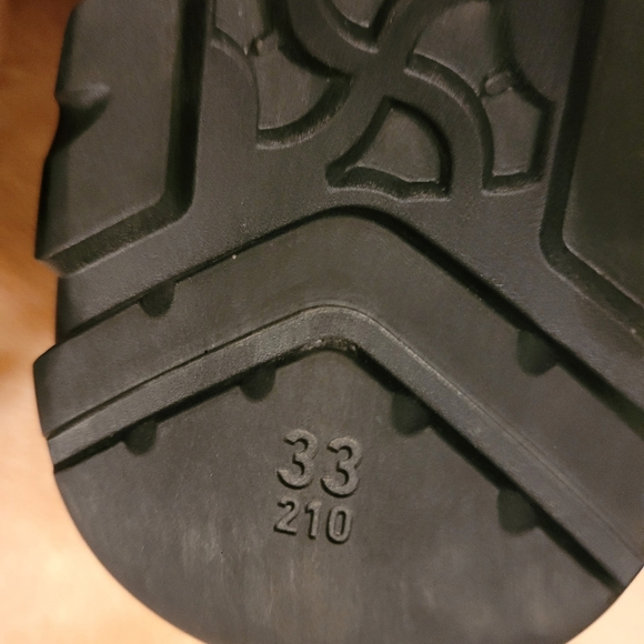 Girls Birkenstock Sandals Pale Pink & Black. EUC. Size 33/US Size 1 - 1.5 - Picture 4 of 4